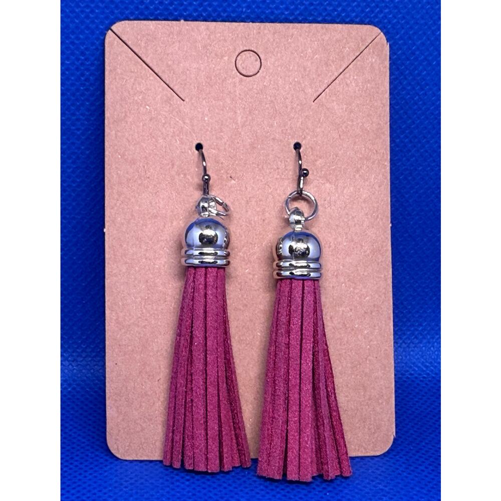 🧚🏻‍♀️ Handmade Fuchsia Tassel Earrings 2.5” Drop Silver Tone Boho Statement